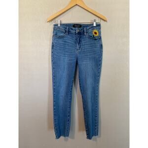 Judy Blue High Rise Sunflower Embroidered Raw Hem Jean SZ 7/28